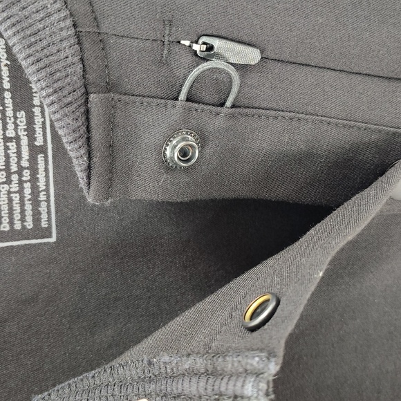 FIGS Scrub Top Black Large Technical Collection Breathable Sides Short Sleeve - Picture 3 of 7